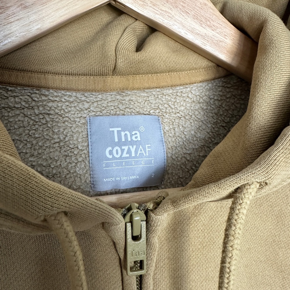 Aritzia TNA Cozy AF Boyfriend Zip up Hoodie Sweatshirt - Picture 4 of 13